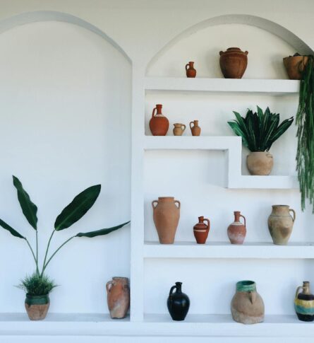 Terrakotta-Möbel mit Verdunstungskühlung: Flüsterleise Sommerfrische ohne Klimagerät