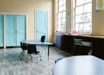 Möbel als Wärmepuffer: Phase-Change-Interior (PCI) macht Wohnzimmer, Schlafzimmer und Homeoffice energieeffizient