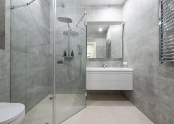 Wäscheplatz im Bad: 15 Lösungen für Trocknen, Lüften und Ordnung auf 4 bis 8 m2