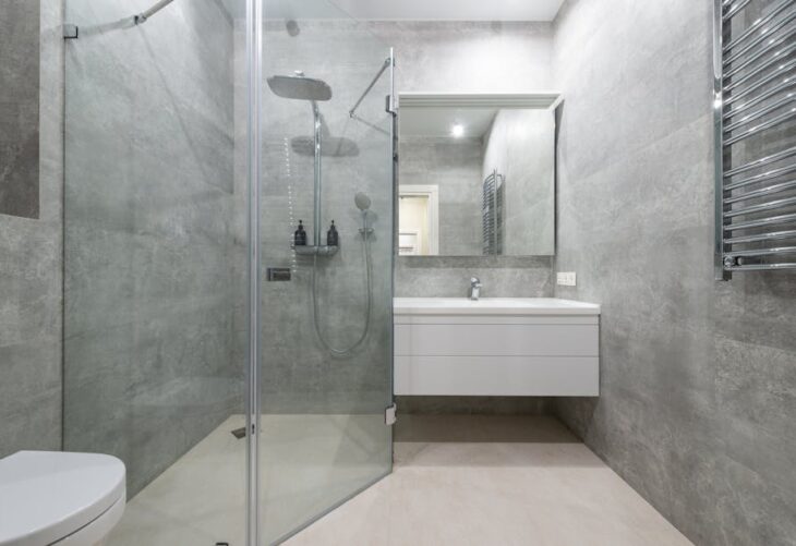 Wäscheplatz im Bad: 15 Lösungen für Trocknen, Lüften und Ordnung auf 4 bis 8 m2