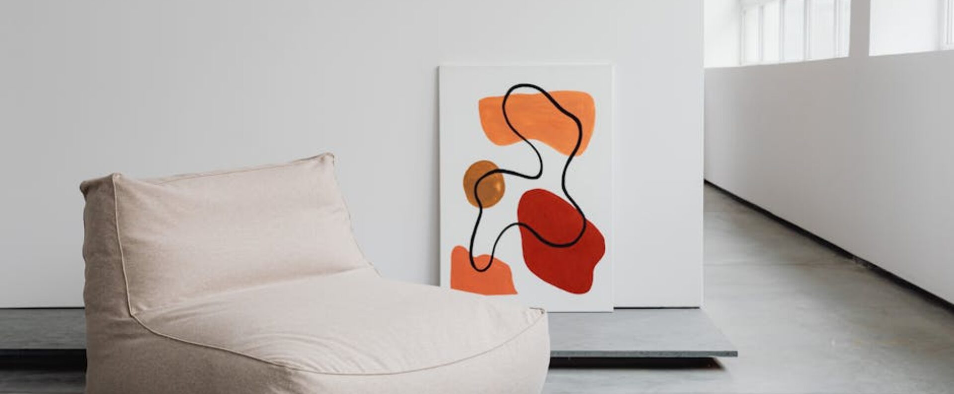 Wandfarbe ohne Reue: So wählst du den richtigen Ton für kleine und große Räume (inkl. Test-Setup)