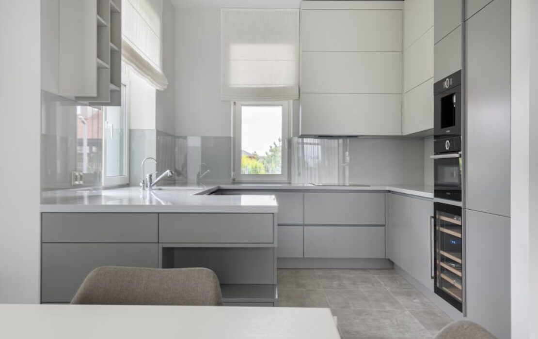 Kellerregale richtig planen: Mehr Stauraum und trockene Ordnung auf 4 bis 12 m2