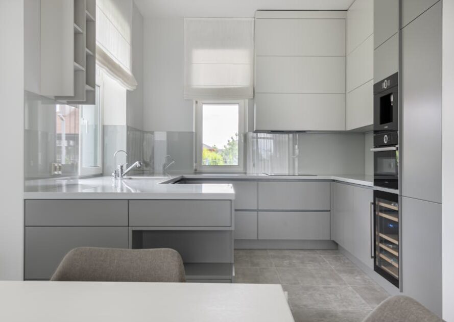 Kellerregale richtig planen: Mehr Stauraum und trockene Ordnung auf 4 bis 12 m2