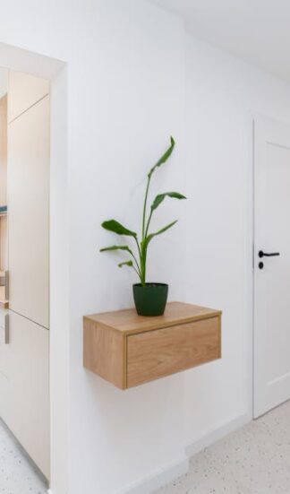 Putzschrank im Flur oder Abstellkammer: So planst du Stauraum für Staubsauger, Besen und Putzmittel auf 1 bis 3 m2