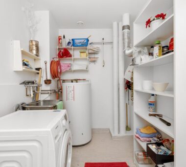 Waschküche im Keller einrichten: Workflow, Entfeuchtung und Stauraum auf 4 bis 10 m2