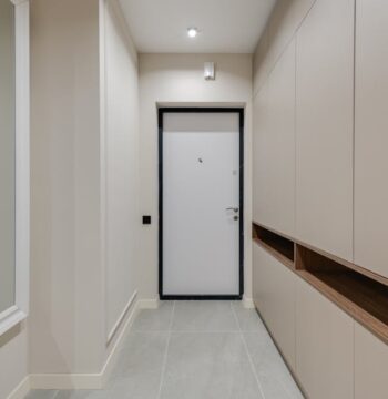 Stauraum unter der Treppe nutzen: 12 Lösungen für Flur, Wohnzimmer und Home Office