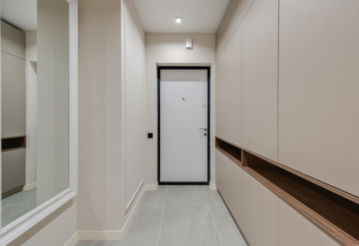 Stauraum unter der Treppe nutzen: 12 Lösungen für Flur, Wohnzimmer und Home Office