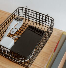 Kabelmanagement im Home Office: Schreibtisch sauber, sicher und flexibel in 2 Stunden