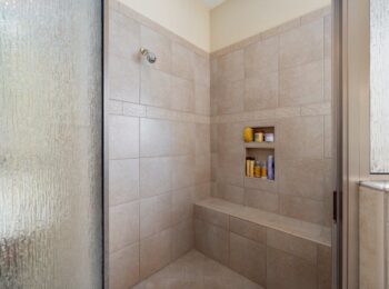 Duschzone im Bad ohne Spritzwasser: Glas, Gefälle und Details, die wirklich funktionieren