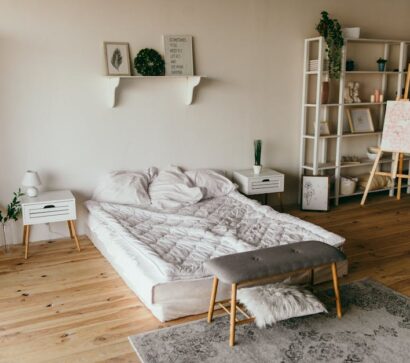 Kleines Schlafzimmer optimal möblieren: Stauraum, Laufwege und Licht auf 10 bis 14 m2