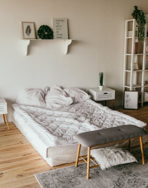 Kleines Schlafzimmer optimal möblieren: Stauraum, Laufwege und Licht auf 10 bis 14 m2