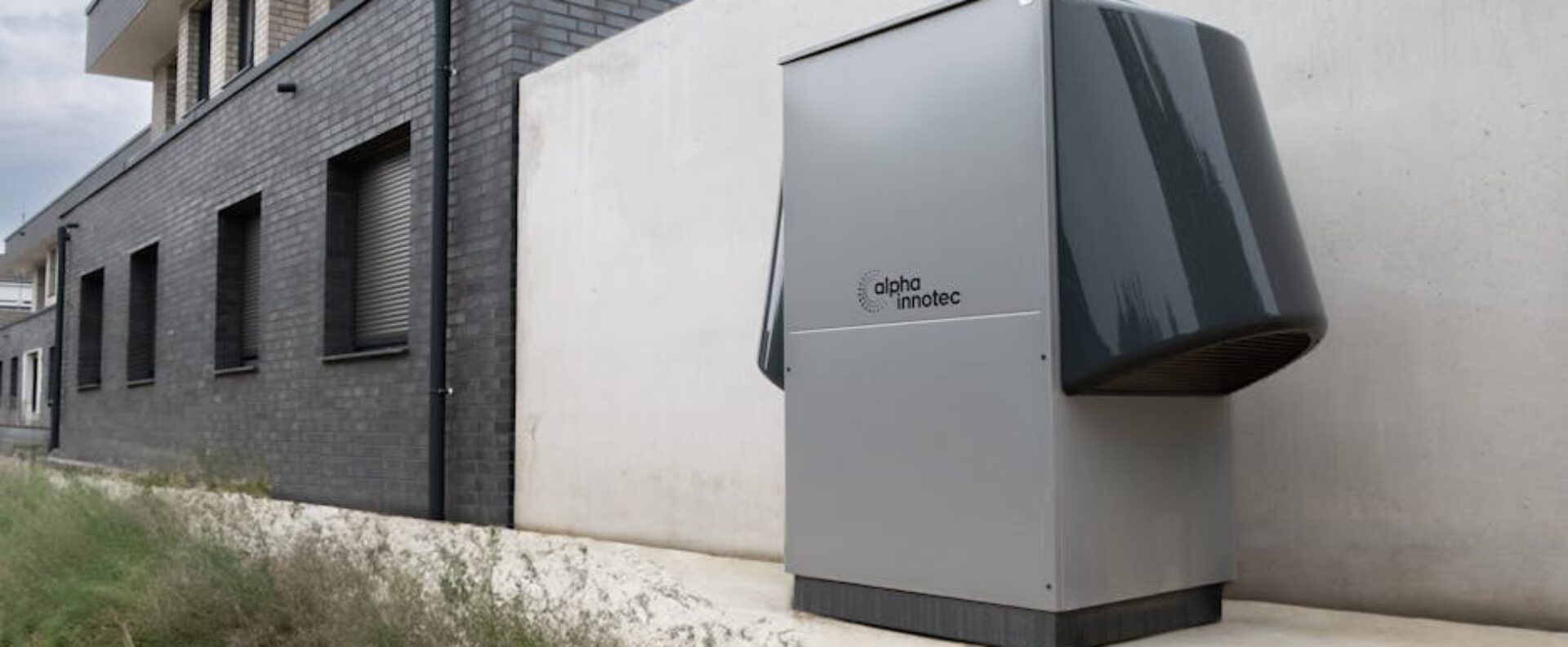 Wärmepumpe leiser machen: Schallquellen erkennen, richtig entkoppeln und Nachbarschaftsstress vermeiden