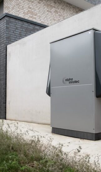 Wärmepumpe leiser machen: Schallquellen erkennen, richtig entkoppeln und Nachbarschaftsstress vermeiden