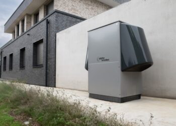 Wärmepumpe leiser machen: Schallquellen erkennen, richtig entkoppeln und Nachbarschaftsstress vermeiden