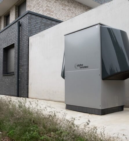 Wärmepumpe leiser machen: Schallquellen erkennen, richtig entkoppeln und Nachbarschaftsstress vermeiden