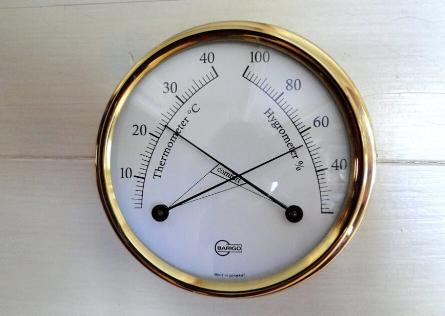 Richtig lüften ohne Schimmel: Stoßlüften, Querlüften und Feuchte-Check für Altbau und Neubau