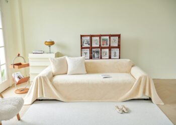 Haustierfreundliche Wohnung ohne Kompromisse: Böden, Textilien und Kratzschutz in der Praxis