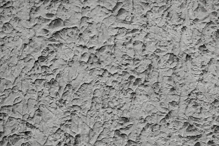 Feuchte Kellerwand von innen sanieren: Diagnostik, Abdichtung und Innenausbau ohne Folgeschäden