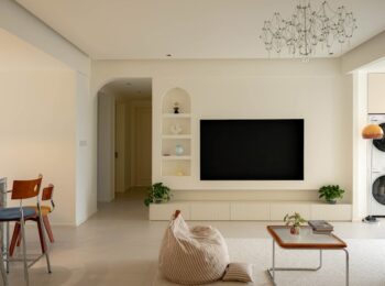 TV-Wand im Wohnzimmer planen: Kabel unsichtbar, Soundbar richtig, Stauraum sinnvoll (ohne teuren Umbau)