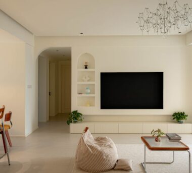 TV-Wand im Wohnzimmer planen: Kabel unsichtbar, Soundbar richtig, Stauraum sinnvoll (ohne teuren Umbau)