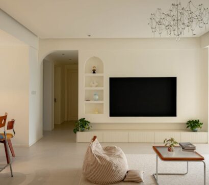 TV-Wand im Wohnzimmer planen: Kabel unsichtbar, Soundbar richtig, Stauraum sinnvoll (ohne teuren Umbau)