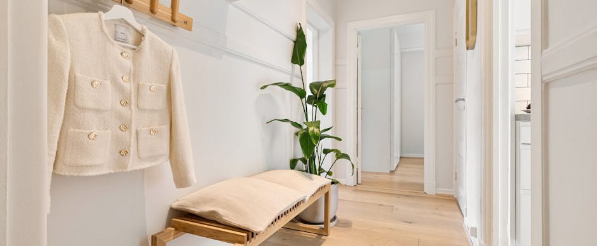 Offene Garderobe im Flur richtig planen: Ordnung, Optik und Stauraum auf 2 bis 6 m2