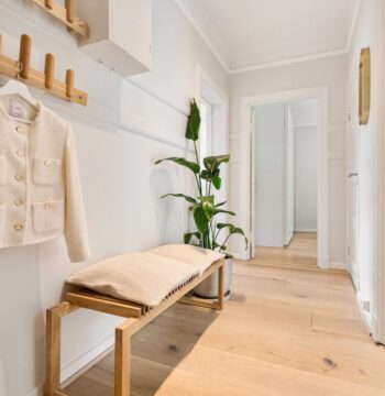 Offene Garderobe im Flur richtig planen: Ordnung, Optik und Stauraum auf 2 bis 6 m2