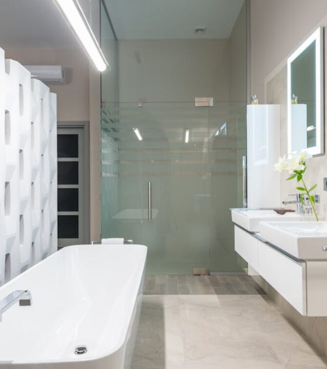 Vorzimmer im Bad nachrüsten: Warmwasser, Ablauf und Stauraum sauber lösen auf 3 bis 6 m2