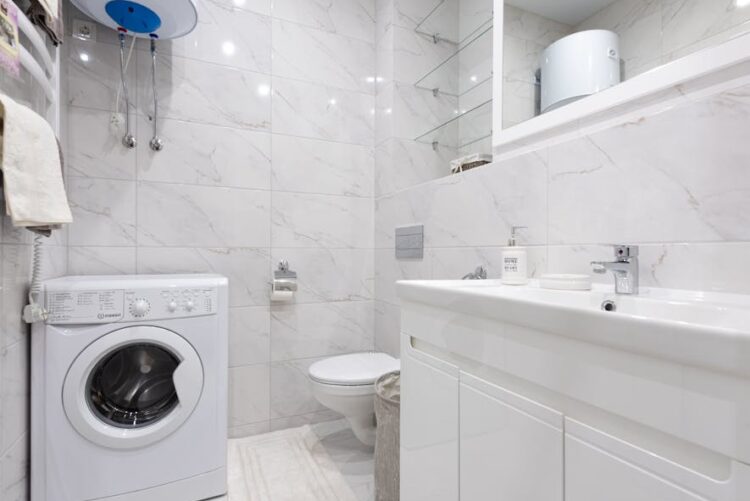 Trockener Waschtrockner im Bad: Feuchte, Gerüche und Lautstärke in 4 bis 8 m2 sicher in den Griff bekommen