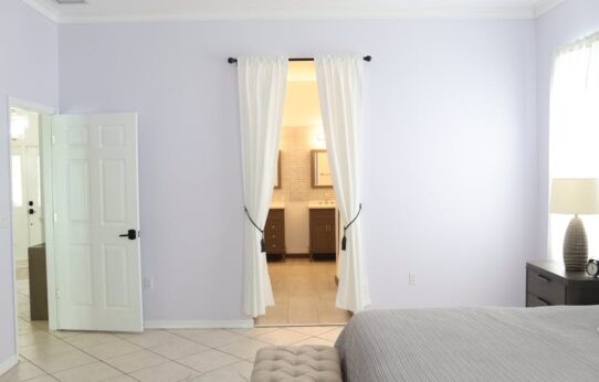 Schallarme Schlafzimmertür nachrüsten: Dichtung, Absenkdichtung und Türspalt sauber lösen