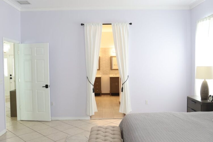 Schallarme Schlafzimmertür nachrüsten: Dichtung, Absenkdichtung und Türspalt sauber lösen