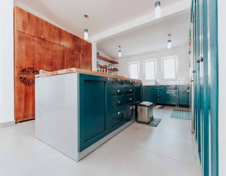 Küche ohne Oberschränke: Stauraum, Dunstabzug und Licht richtig lösen (6 bis 12 m2)