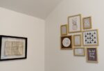 Hochwertige Bilderwand ohne Schiefhängen: Raster, Abstände, Aufhängung und Licht (Wohnzimmer und Flur)